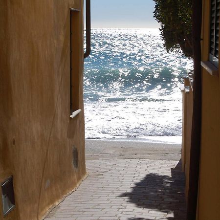 Hotel Arabesque Varigotti Kültér fotó