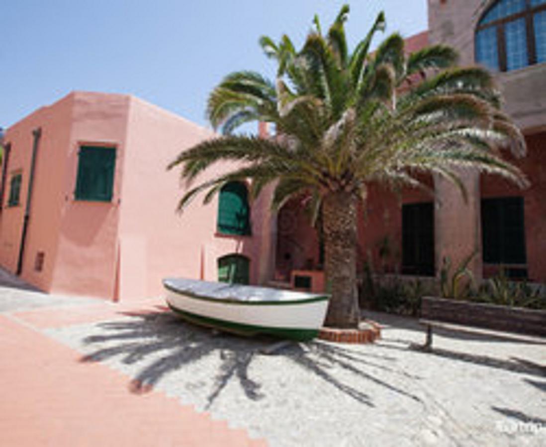 Hotel Arabesque Varigotti Kültér fotó
