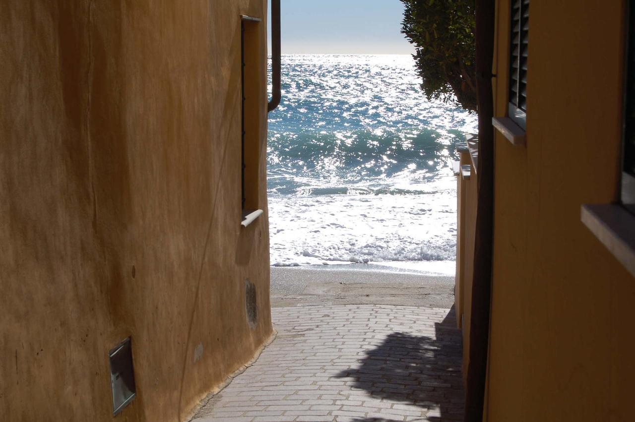 Hotel Arabesque Varigotti Kültér fotó