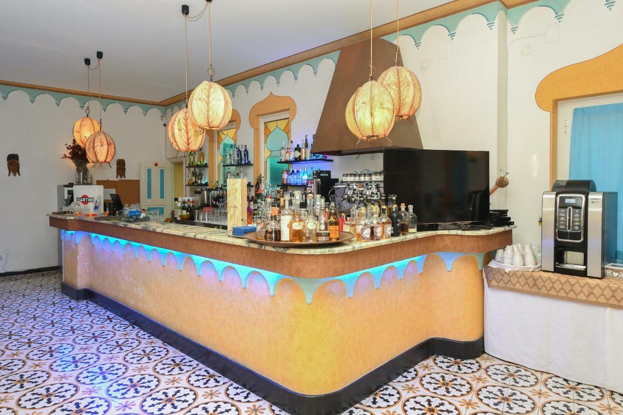Hotel Arabesque Varigotti Kültér fotó